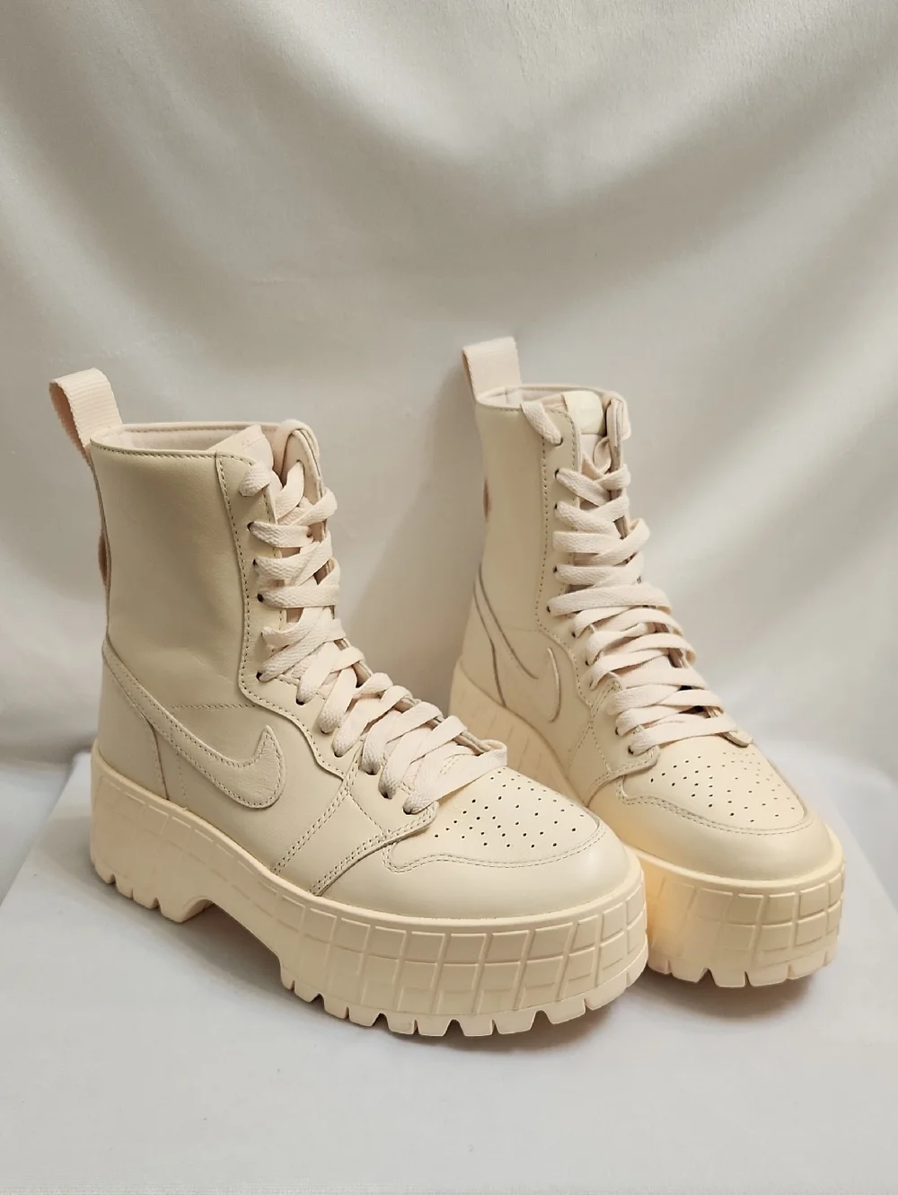 Nike Air Jordan 1 High Brooklyn Platform Guava Ice Boots(W Size 7.5)
